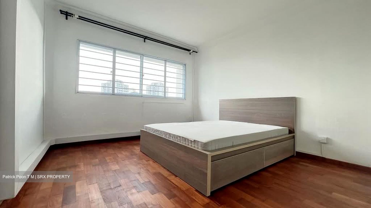 Blk 216 Jurong East Street 21 (Jurong East), HDB Executive #549750041